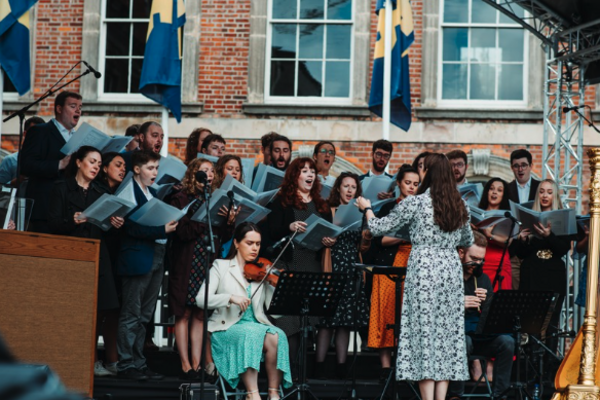 Newman Vocare Ensemble singing at Dublin Castle